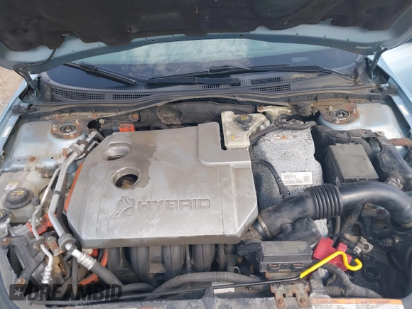 2010 Ford Fusion Hybrid z VIN 3FADP0L35AR279780, wystawiony jako IAAI lot #42480146 z przebiegiem 148 080 mil mil oraz . Historia ofert i sprzedaży dostępna na DreamBid. Obrazek 10.