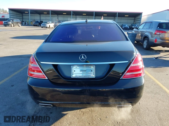 2012 Mercedes-Benz S 550 z VIN WDDNG7DB9CA461272, wystawiony jako IAAI lot #41376537 z przebiegiem 77 138 mil mil oraz . Historia ofert i sprzedaży dostępna na DreamBid. Obrazek 16.