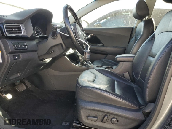 2018 Kia Niro Touring with VIN KNDCE3LC5J5132391, listed as a Copart auction lot 86009974 with 175,641 mi miles and Clean Title. Bid and sale history available at carsss.com. Image 7.