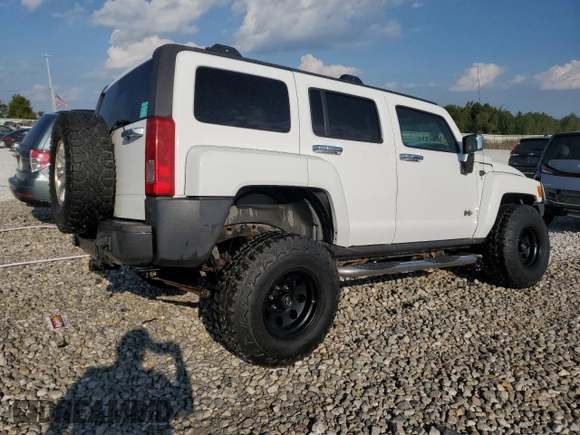 2007 Hummer H3 SUV with VIN 5GTDN13E678256437, listed as a Copart auction lot 70181984 with 189,653 mi miles and Clean Title. Bid and sale history available at carsss.com. Image 3.