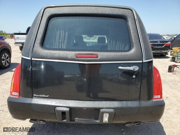 2008 Cadillac DTS Professional 1SH with VIN 1GEEH00Y98U500321, listed as a Copart auction lot 52588845 with 170,325 mi miles and Clean Title. Bid and sale history available at carsss.com. Image 6.
