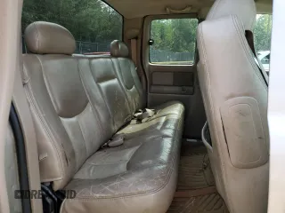 2003 GMC Sierra Denali z VIN 2GTFK69U831201215, wystawiony jako Copart lot #73801184 z przebiegiem 186 959 mil mil oraz Szkody całkowita. Historia ofert i sprzedaży dostępna na DreamBid. Obrazek 10.