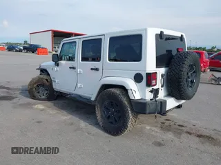 2016 Jeep Wrangler Unlimited Sahara z VIN 1C4HJWEG5GL172350, wystawiony jako IAAI lot #39987533 z przebiegiem 158 540 mil mil oraz . Historia ofert i sprzedaży dostępna na DreamBid. Obrazek 3.