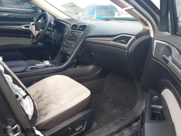 2019 Ford Fusion SE with VIN 3FA6P0HD0KR268309, listed as a IAAI auction lot 40495314 with 130,343 mi miles. Bid and sale history available at carsss.com. Image 5.