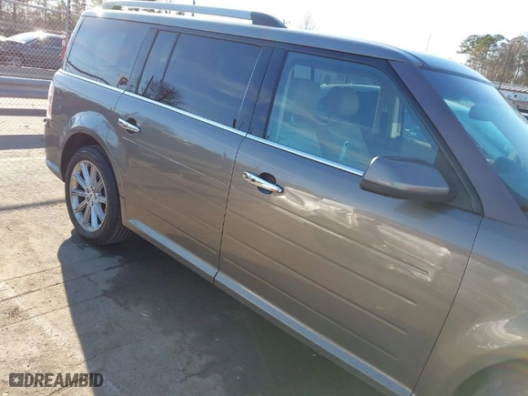 2014 Ford Flex Limited with VIN 2FMGK5D82EBD43075, listed as a IAAI auction lot 41461602 with 147,993 mi miles. Bid and sale history available at carsss.com. Image 13.