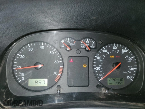 1999 Volkswagen Golf z VIN WVWGA31J7XW728975, wystawiony jako Copart lot #87405164 z przebiegiem 226 410 mil mil oraz Szkoda całkowita • Salvage title. Historia ofert i sprzedaży dostępna na DreamBid. Obrazek 9.