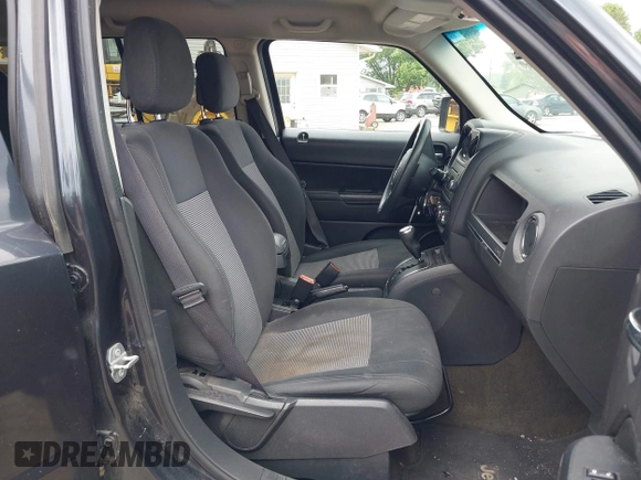 2016 Jeep Patriot Sport SE z VIN 1C4NJPBA7GD526498, wystawiony jako IAAI lot #42295160 z przebiegiem 143 241 mil mil oraz . Historia ofert i sprzedaży dostępna na DreamBid. Obrazek 5.
