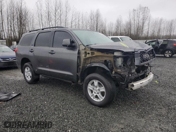 2015 Toyota Sequoia SR5 with VIN 5TDBY5G14FS126333, listed as a Copart auction lot 81995914 with 87,313 mi miles and Salvage Title. Bid and sale history available at carsss.com. Image 4.