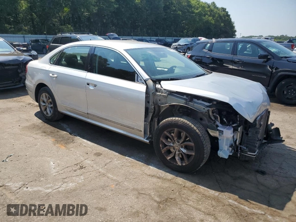 2016 Volkswagen Passat S z VIN 1VWAS7A30GC011313, wystawiony jako Copart lot #61678315 z przebiegiem 77 562 mil mil oraz Szkoda całkowita • Salvage title. Historia ofert i sprzedaży dostępna na DreamBid. Obrazek 4.