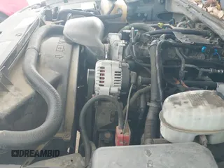 2004 Chevrolet Silverado 2500 LS z VIN 1GCGC23U54F144100, wystawiony jako IAAI lot #41462695 z przebiegiem Nie podano mil oraz . Historia ofert i sprzedaży dostępna na DreamBid. Obrazek 19.