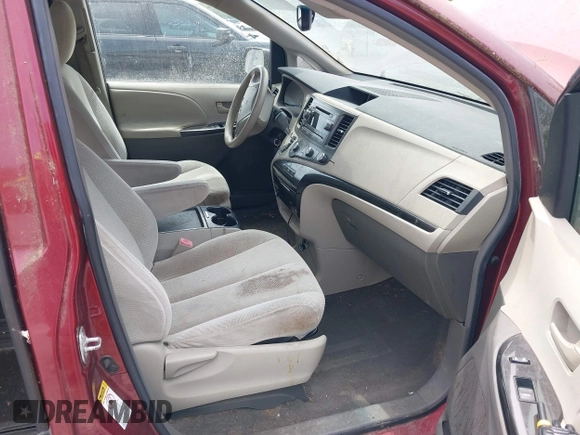 2011 Toyota Sienna LE AAS with VIN 5TDKK3DC2BS003748, listed as a IAAI auction lot 42142090 with 246,737 mi miles. Bid and sale history available at carsss.com. Image 5.