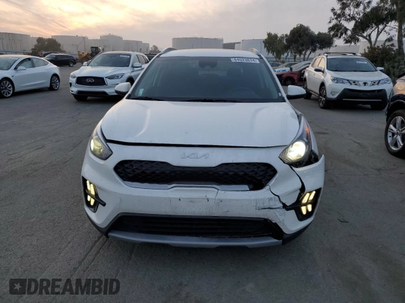 2022 Kia Niro LX with VIN KNDCB3LC6N5503153, listed as a Copart auction lot 84023874 with 71,601 mi miles and Salvage Title. Bid and sale history available at carsss.com. Image 5.