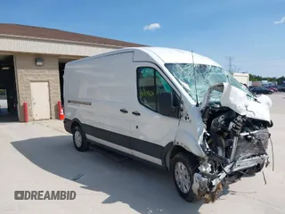 2019 Ford Transit with VIN 1FTYR2CM6KKB07483, listed as a IAAI auction lot 40104500 with Not Provided miles. Bid and sale history available at carsss.com. Image 1.