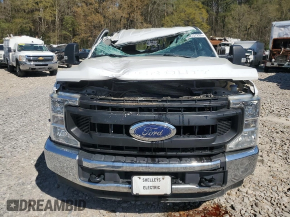2020 Ford F-250 XL with VIN 1FD7X2A60LEC75735, listed as a Copart auction lot 50137205 with 159,945 mi miles and Salvage title. Bid and sale history available at DreamBid. Image 5.