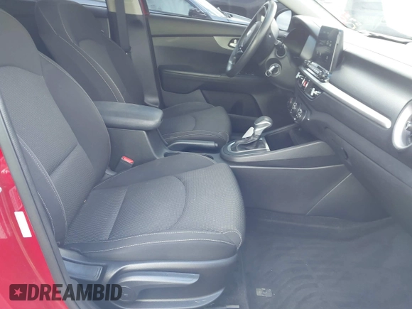2021 Kia Forte LXS z VIN 3KPF24AD6ME324595, wystawiony jako IAAI lot #41743563 z przebiegiem 54 597 mil mil oraz . Historia ofert i sprzedaży dostępna na DreamBid. Obrazek 5.