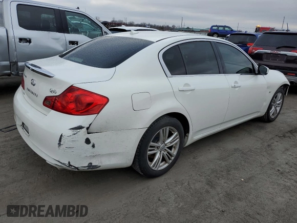 2015 Infiniti Q40 with VIN JN1CV6AR6FM522375, listed as a Copart auction lot 39700744 with 107,801 mi miles and Salvage Title. Bid and sale history available at carsss.com. Image 3.