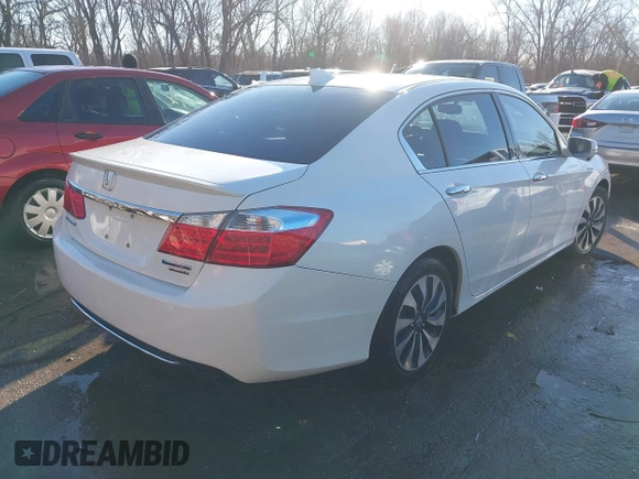 2014 Honda Accord Touring with VIN 1HGCR6F7XEA003663, listed as a IAAI auction lot 41327750 with 162,513 mi miles and . Bid and sale history available at DreamBid. Image 4.