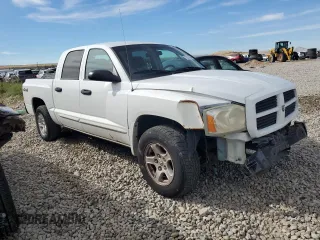 2006 Dodge Dakota SLT with VIN 1D7HW48N96S679598, listed as a Copart auction lot 72575694 with 190,371 mi miles and Clean Title. Bid and sale history available at carsss.com. Image 4.