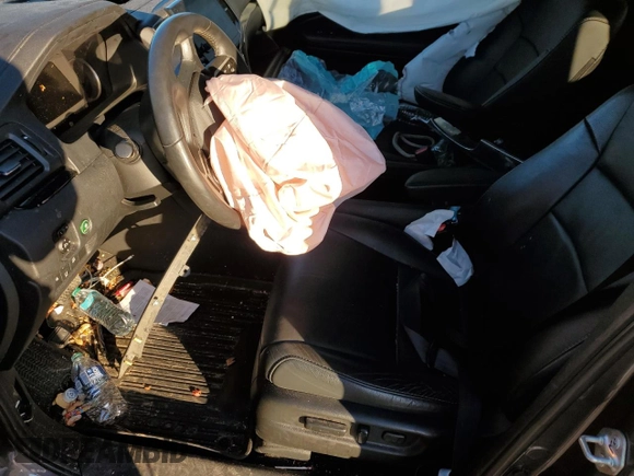 2020 Honda Pilot Touring 8-Passenger with VIN 5FNYF5H98LB007964, listed as a Copart auction lot 88583315 with 83,786 mi miles and Salvage Title. Bid and sale history available at DreamBid. Image 7.