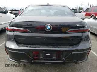 2023 BMW 7 Series 740i z VIN WBA23EH06PCL98645, wystawiony jako Copart lot #53717653 z przebiegiem Nie podano mil oraz . Historia ofert i sprzedaży dostępna na DreamBid. Obrazek 6.