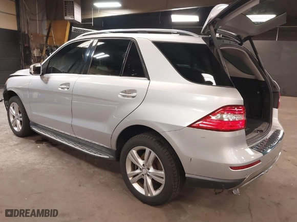 2014 Mercedes-Benz M-Class ML 350 with VIN 4JGDA5HB1EA312780, listed as a IAAI auction lot 41841481 with 183,196 mi miles. Bid and sale history available at carsss.com. Image 3.