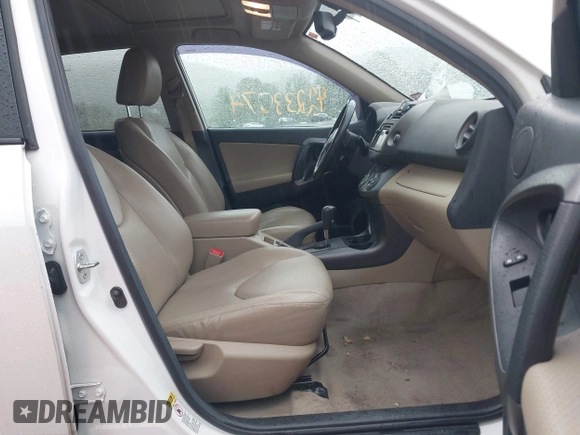 2012 Toyota RAV4 Limited z VIN 2T3DF4DV3CW245193, wystawiony jako IAAI lot #42233074 z przebiegiem 121 522 mil mil oraz . Historia ofert i sprzedaży dostępna na DreamBid. Obrazek 5.