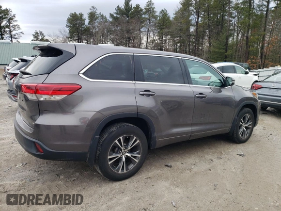 2017 Toyota Highlander LE with VIN 5TDBZRFH5HS375505, listed as a Copart auction lot 47137925 with 84,884 mi miles and Salvage title. Bid and sale history available at DreamBid. Image 3.