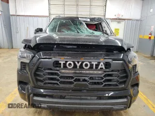 2023 Toyota Sequoia SR5 with VIN 7SVAAABA4PX018604, listed as a Copart auction lot 85583084 with 17,717 mi miles and Clean Title. Bid and sale history available at carsss.com. Image 5.