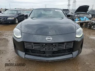 2024 Nissan Z Performance z VIN JN1BZ4BH6RM361251, wystawiony jako Copart lot #54354075 z przebiegiem 21 289 mil mil oraz Szkoda całkowita • Salvage title. Historia ofert i sprzedaży dostępna na DreamBid. Obrazek 5.