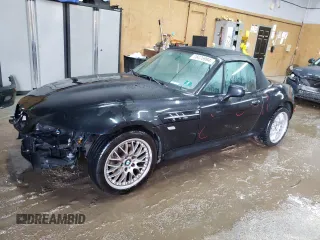 2001 BMW Z3 3.0 z VIN WBACN53411LJ55812, wystawiony jako Copart lot #78476994 z przebiegiem 77 814 mil mil oraz Szkody całkowita. Historia ofert i sprzedaży dostępna na DreamBid. Obrazek 1.