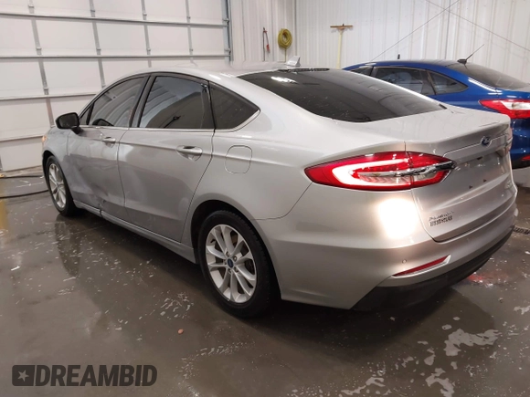 2020 Ford Fusion SE with VIN 3FA6P0HD3LR202029, listed as a IAAI auction lot 41655305 with 110,229 mi miles. Bid and sale history available at carsss.com. Image 3.