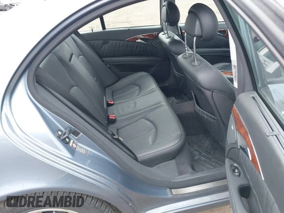 2005 Mercedes-Benz E 500 z VIN WDBUF70J25A731269, wystawiony jako IAAI lot #41759930 z przebiegiem 106 132 mil mil oraz . Historia ofert i sprzedaży dostępna na DreamBid. Obrazek 8.