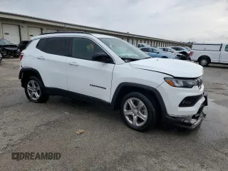 2023 Jeep Compass Latitude с VIN 3C4NJDBN8PT562163, выставлен на аукционе Copart как лот 63021635 с пробегом 51 549 миль миль и Списание • Salvage title. История ставок и продаж доступна на DreamBid. Изображение 4.