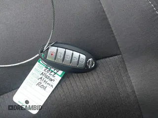 2022 Nissan Altima SV z VIN 1N4BL4DV5NN307810, wystawiony jako IAAI lot #42210773 z przebiegiem 135 459 mil mil oraz . Historia ofert i sprzedaży dostępna na DreamBid. Obrazek 11.