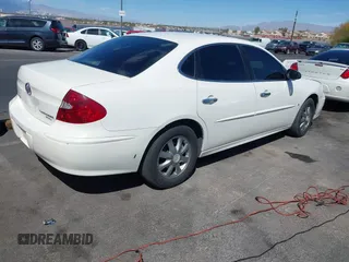2007 Buick LaCrosse CXL with VIN 2G4WD552871107071, listed as a IAAI auction lot 41941297 with 135,691 mi miles. Bid and sale history available at carsss.com. Image 4.