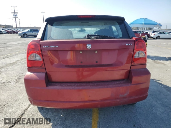 2007 Dodge Caliber SXT z VIN 1B3HB48B77D340860, wystawiony jako Copart lot #55637705 z przebiegiem 152 933 mil mil oraz Czysty tytuł • Clean title. Historia ofert i sprzedaży dostępna na DreamBid. Obrazek 6.