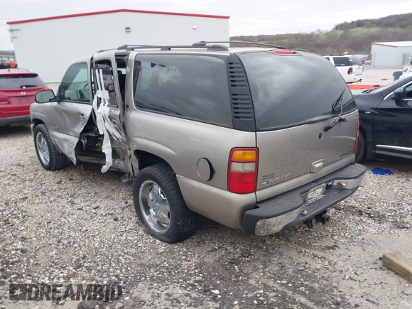 2000 Chevrolet Suburban LT with VIN 3GNFK16TXYG176564, listed as a IAAI auction lot 41785033 with 254,323 mi miles. Bid and sale history available at carsss.com. Image 3.