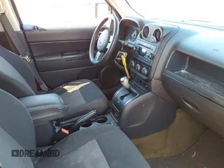 2016 Jeep Patriot High Altitude with VIN 1C4NJPFA0GD792326, listed as a IAAI auction lot 41792035 with 70,977 mi miles and . Bid and sale history available at carsss.com. Image 5.