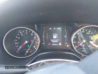 2018 Jeep Compass Altitude with VIN 3C4NJDBB2JT418914, listed as a IAAI auction lot 41759891 with 137,643 mi miles and . Bid and sale history available at carsss.com. Image 17.