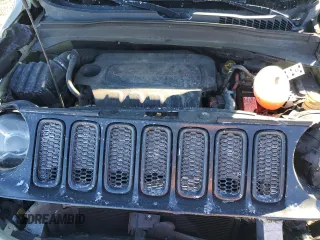 2015 Jeep Renegade Limited with VIN ZACCJBDT1FPC36282, listed as a Copart auction lot 41671525 with 127,938 mi miles and Salvage Title. Bid and sale history available at DreamBid. Image 13.