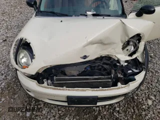 2008 MINI Hardtop with VIN WMWMF33508TT65360, listed as a Copart auction lot 58693445 with 105,783 mi miles and Salvage title. Bid and sale history available at DreamBid. Image 11.