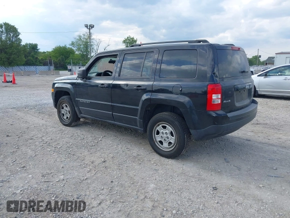2015 Jeep Patriot Altitude z VIN 1C4NJRBB5FD189414, wystawiony jako IAAI lot #42390185 z przebiegiem 125 344 mil mil oraz . Historia ofert i sprzedaży dostępna na DreamBid. Obrazek 3.