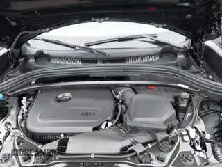 2025 MINI Countryman S z VIN WMZ23GA06S7P27483, wystawiony jako IAAI lot #42043477 z przebiegiem 3 781 mil mil oraz . Historia ofert i sprzedaży dostępna na DreamBid. Obrazek 10.