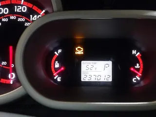 2009 Toyota Matrix S z VIN 2T1KE40E39C014426, wystawiony jako IAAI lot #42330634 z przebiegiem 237 012 mil mil oraz . Historia ofert i sprzedaży dostępna na DreamBid. Obrazek 7.