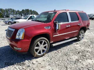 2013 Cadillac Escalade Luxury z VIN 1GYS3BEF2DR347320, wystawiony jako Copart lot #51057945 z przebiegiem 106 024 mil mil oraz Szkody całkowita. Historia ofert i sprzedaży dostępna na DreamBid. Obrazek 1.