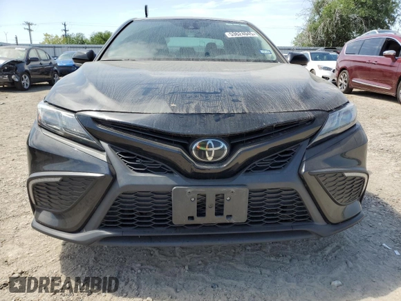 2022 Toyota Camry SE z VIN 4T1G11AK7NU657892, wystawiony jako Copart lot #53624045 z przebiegiem 72 404 mil mil oraz Szkoda całkowita • Salvage title. Historia ofert i sprzedaży dostępna na DreamBid. Obrazek 5.