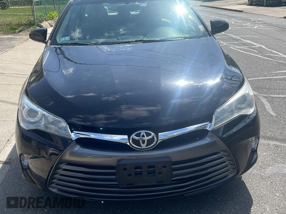 2016 Toyota Camry XLE with VIN 4T4BF1FK9GR57705, listed as a Copart auction lot 55900735 with 72,901 mi miles and Clean Title. Bid and sale history available at carsss.com. Image 1.