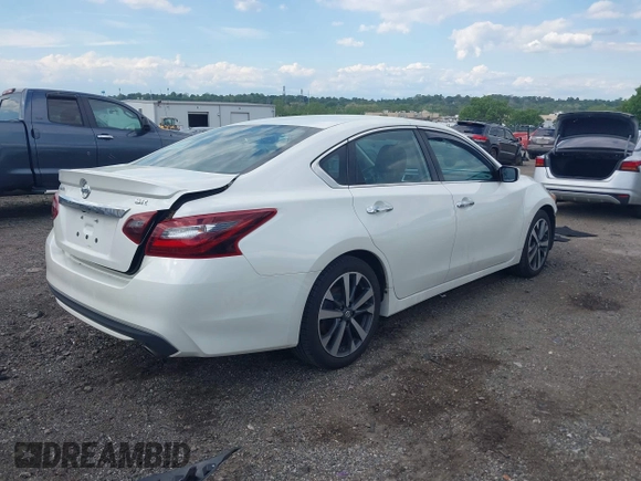 2017 Nissan Altima SR z VIN 1N4AL3AP5HC193030, wystawiony jako IAAI lot #42230730 z przebiegiem 93 001 mil mil oraz . Historia ofert i sprzedaży dostępna na DreamBid. Obrazek 4.