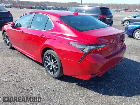 2021 Toyota Camry SE Nightshade with VIN 4T1G11AK0MU482609, listed as a IAAI auction lot 41811543 with 68,336 mi miles and . Bid and sale history available at carsss.com. Image 3.