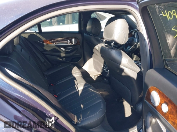 2019 Mercedes-Benz E-Class E 300 with VIN WDDZF4KB8KA624403, listed as a IAAI auction lot 40979733 with 76,496 mi miles. Bid and sale history available at carsss.com. Image 8.